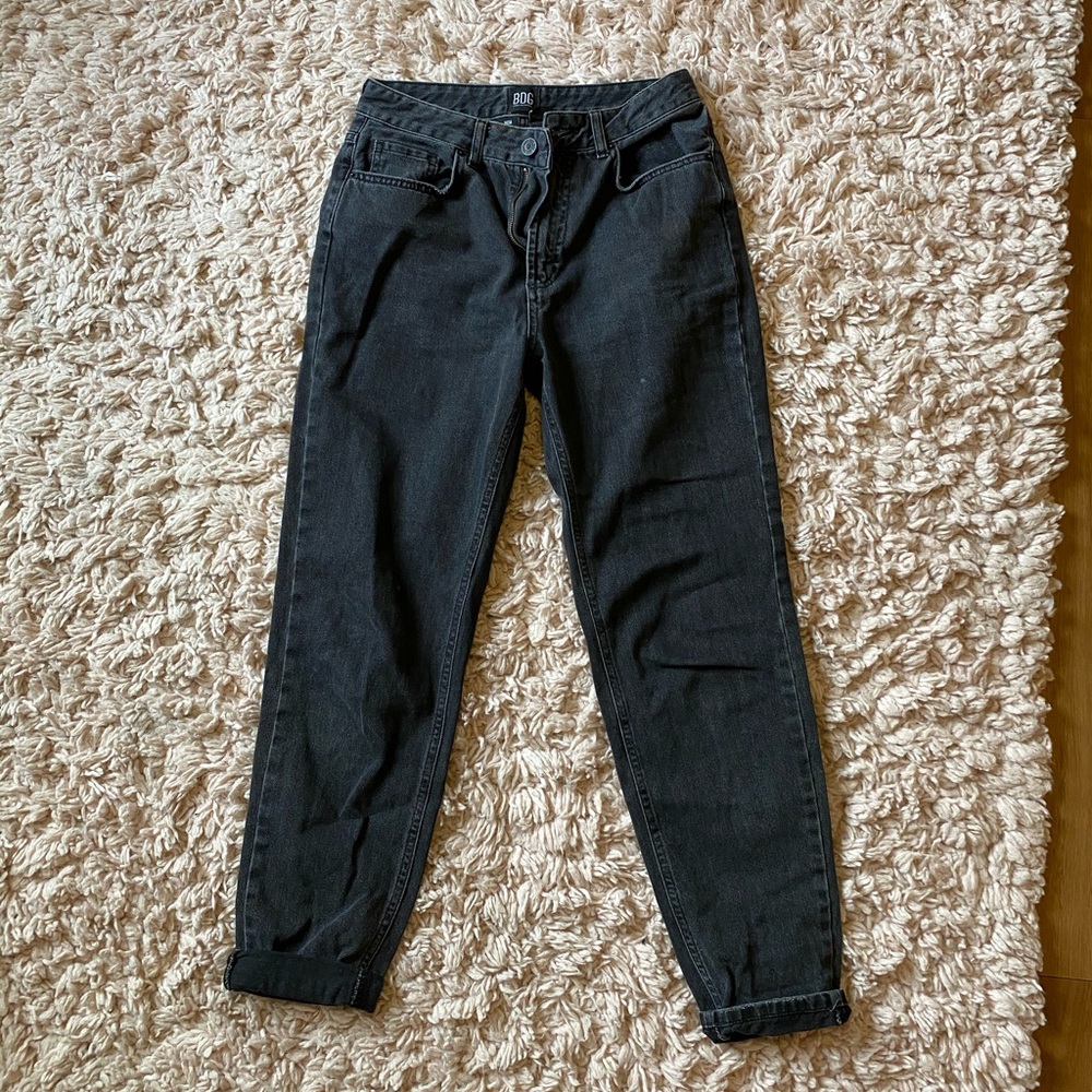 BDG mom jean washed black